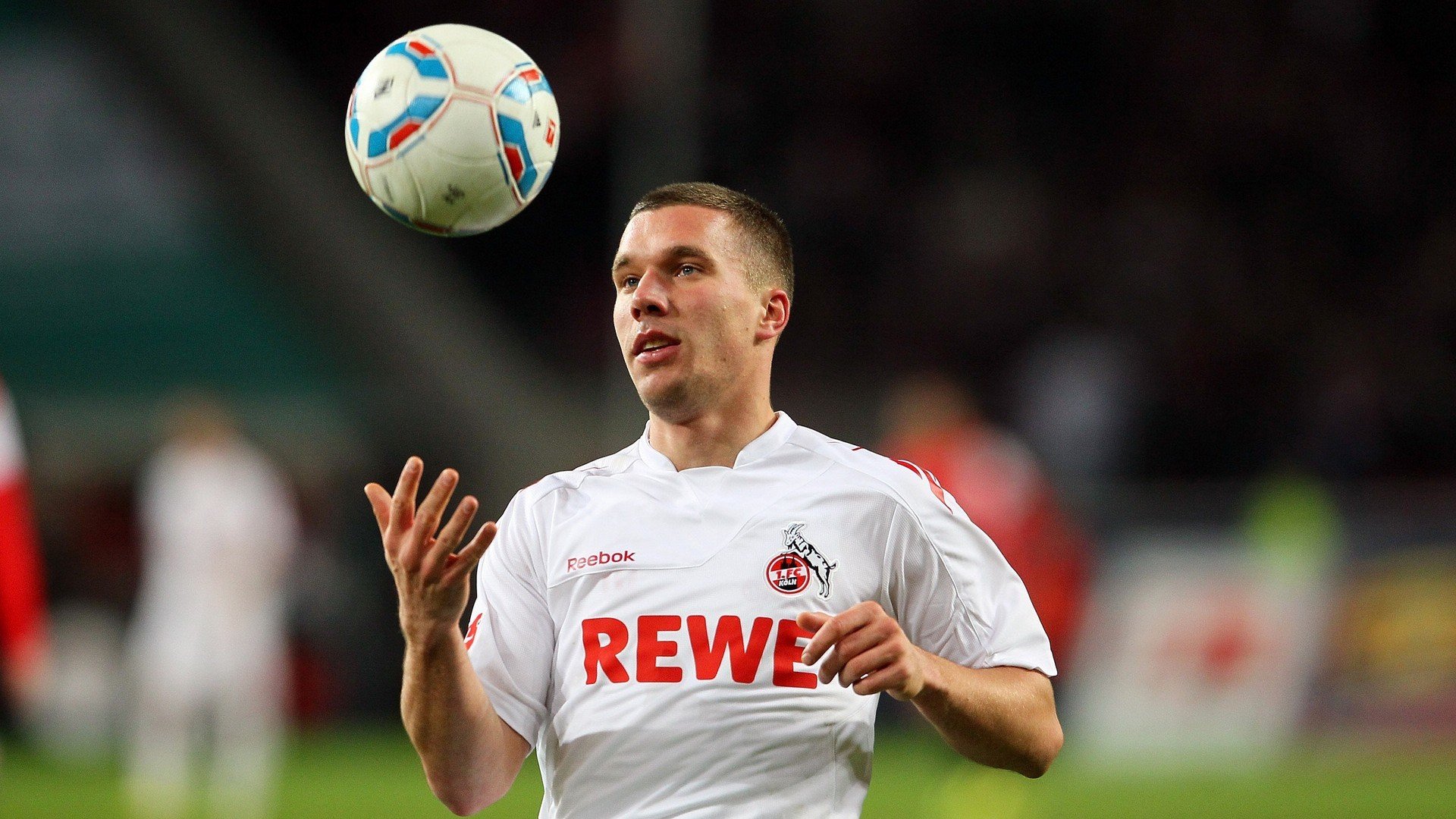 开云·体育官网APP下载-_业余爱好者疯狂热爱：全民网球运动趋势正式开启_，全名网球